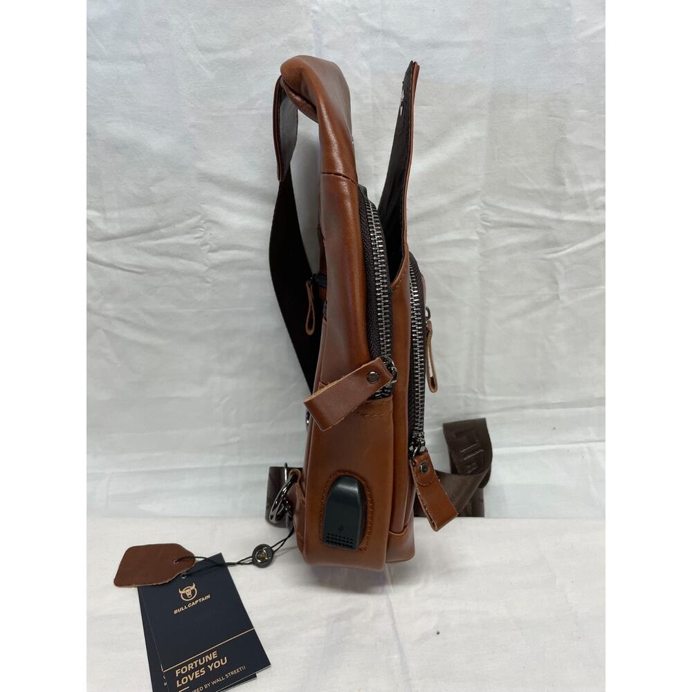 Bull Captain Leather Chest Bag w/ Nylon Strap Crossbody w/ USB Charging Port NWT - Picture 2 of 8